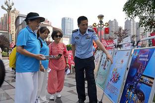 芬奇：最后时刻我们单打太多了 防守也松懈防不住对手的挡拆